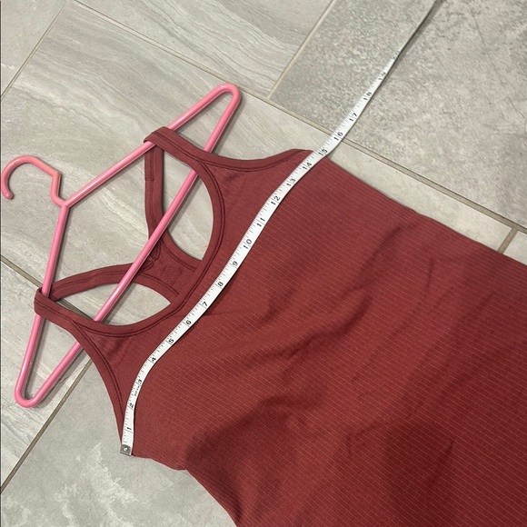 New Lululemon rust red sleeveless racerback tank padded 10 - Picture 9 of 10